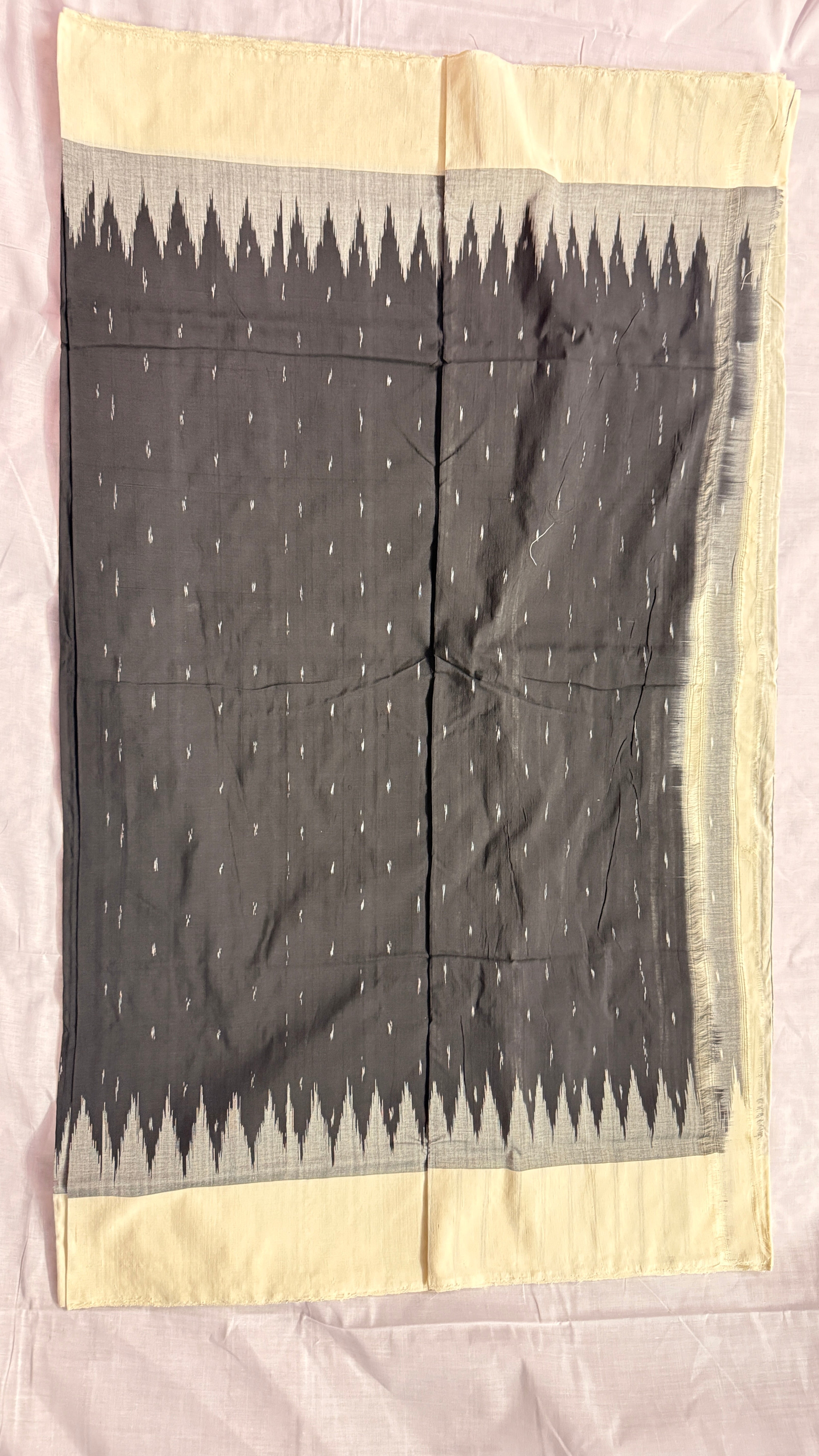 Black & Off-White Pochampally Ikat Cotton Saree | Handwoven Soft Cotton thc -4