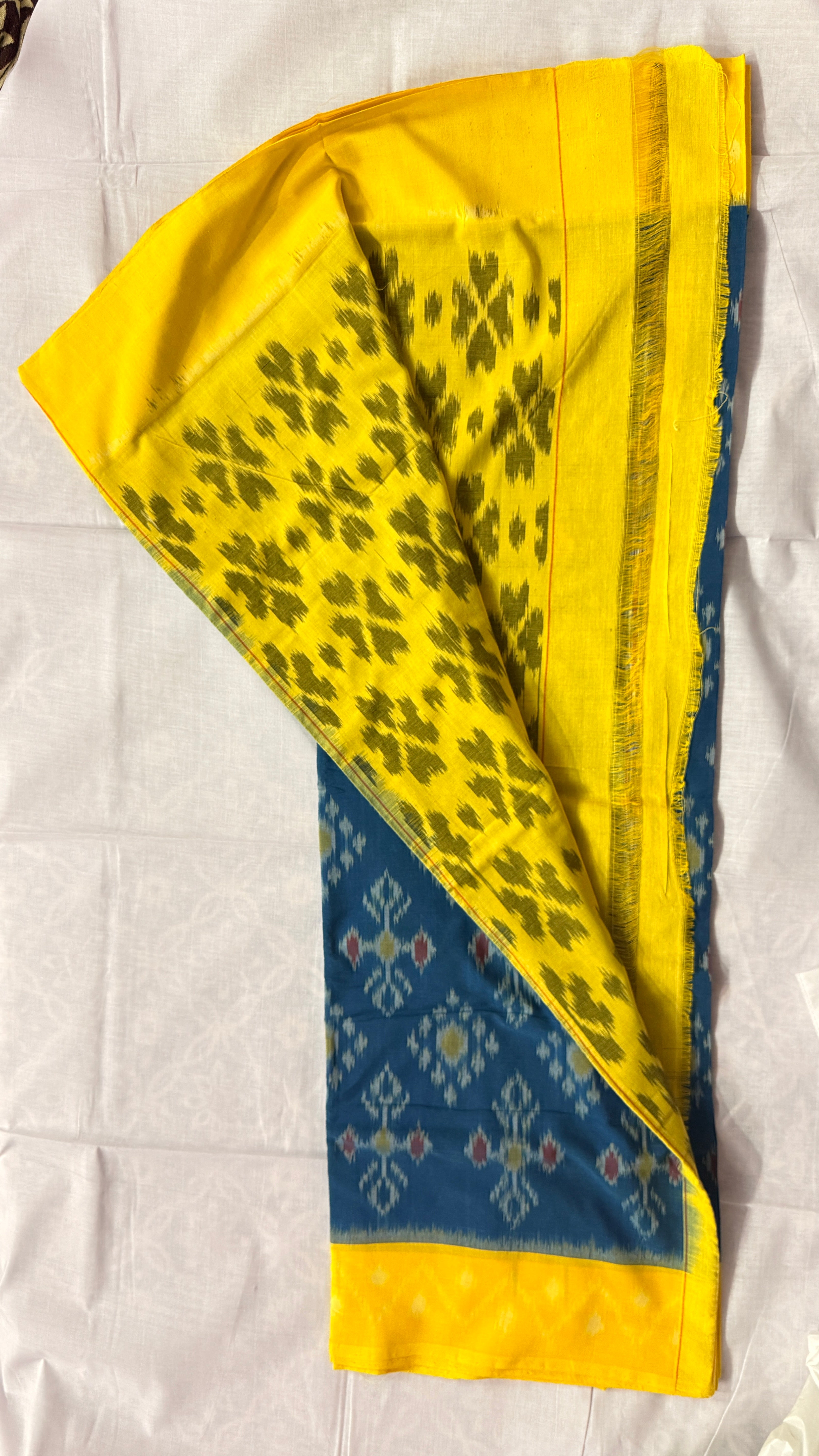 Pochampally Ikat Pure Cotton Saree – Blue Body with Yellow Contrast Border & Handwoven Ikat Motifs THC-1
