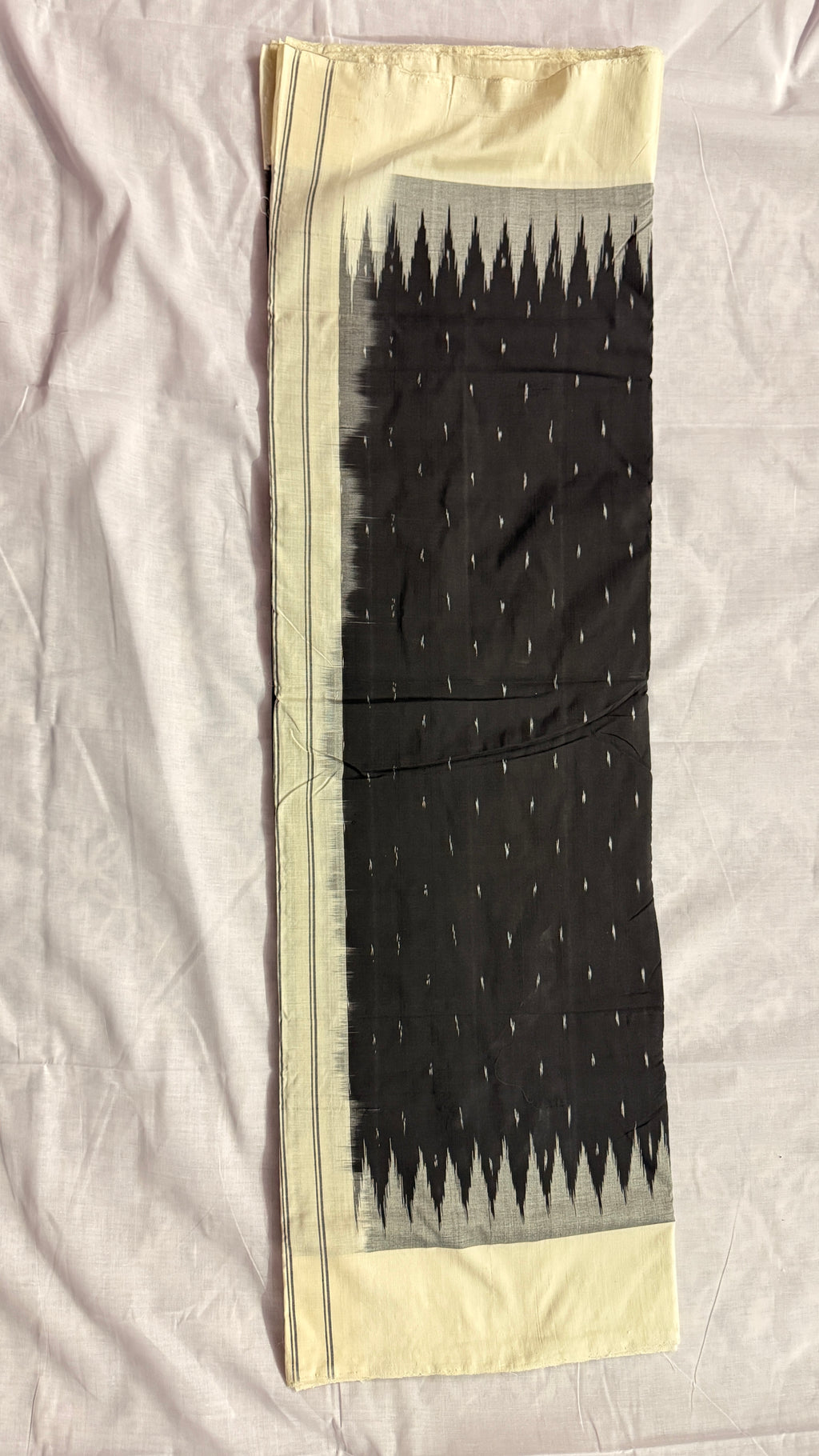 Black & Off-White Pochampally Ikat Cotton Saree | Handwoven Soft Cotton thc -4