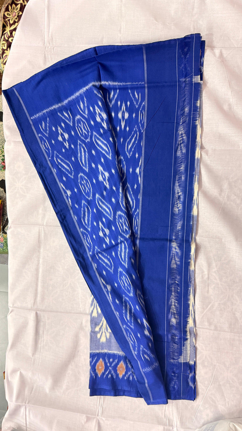 Grey & Royal Blue Pochampally Ikat Pure Cotton Saree with Cream Floral Body & Traditional Ikat Pallu THC-2
