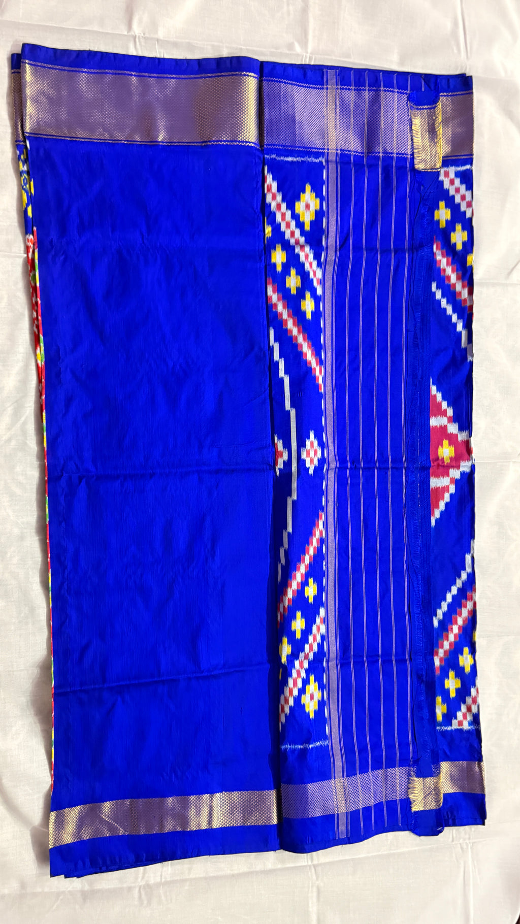 Royal Blue & Red Pochampally Ikat Pure Silk Saree with Golden Zari Border – Handloom | Silk Mark Certified ths-13